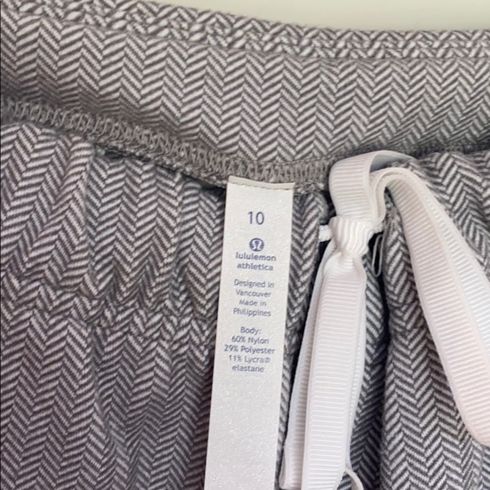 Lululemon ankle pant - Picture 3 of 7